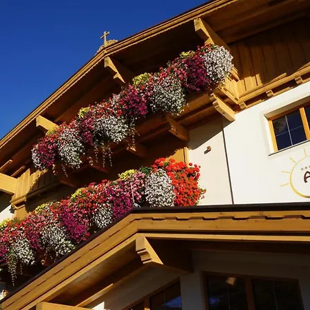 Hotel Almhof 3*