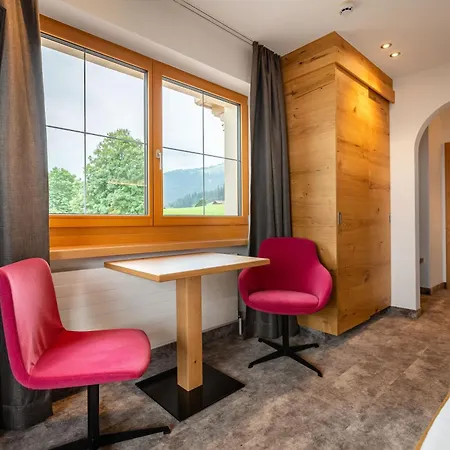 阿尔穆霍夫酒店 3*