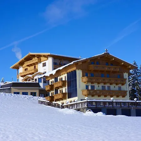 Hotel Almhof 3*