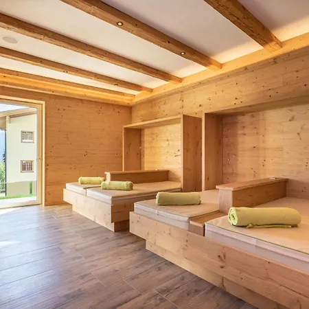 Hotel Almhof 3*